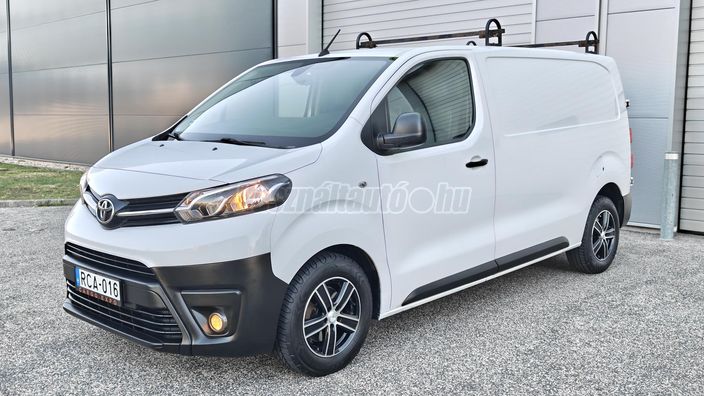TOYOTA PROACE 2.0 D-4D Panel Van Comfort Smart Cargo L1H1
