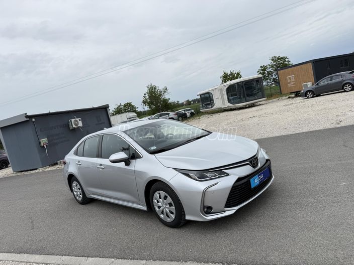 TOYOTA COROLLA Sedan 1.6 Comfort Tech