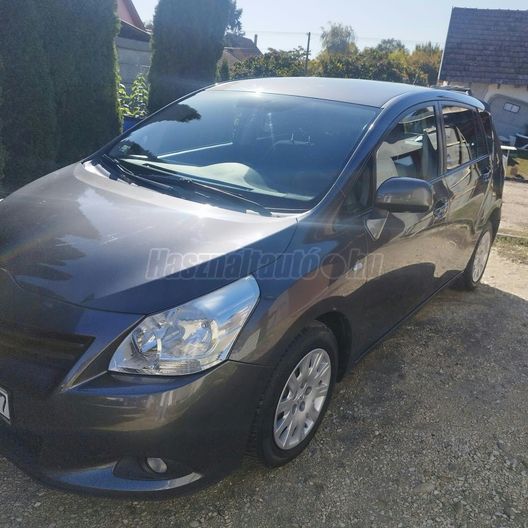 TOYOTA COROLLA VERSO