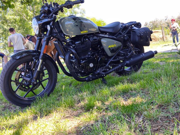 ROYAL ENFIELD SHOTGUN 650