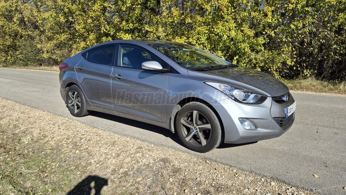 HYUNDAI ELANTRA 1.6i Life