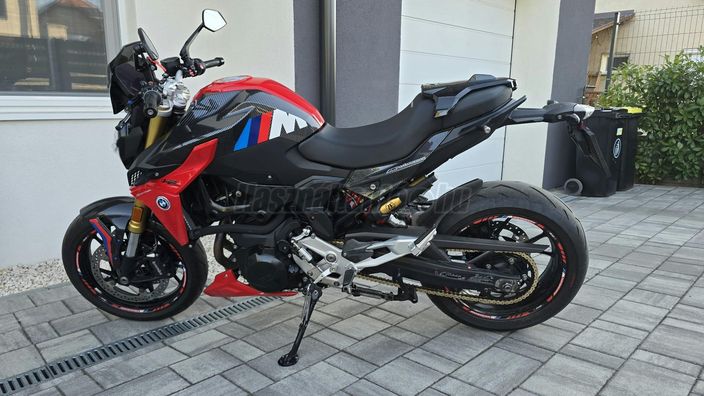 BMW F 900 R