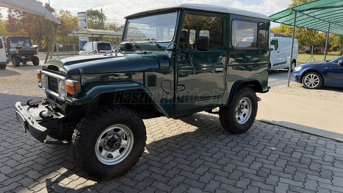 TOYOTA LAND CRUISER