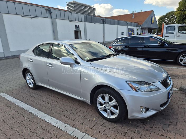 LEXUS IS 220d Mark Levinson