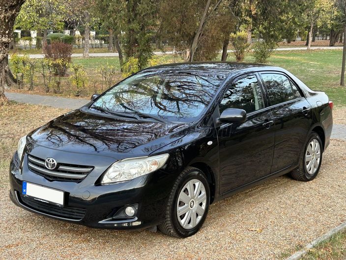 TOYOTA COROLLA Sedan 1.6 Luna