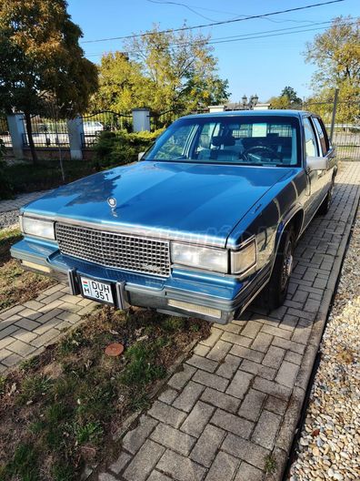 CADILLAC DEVILLE