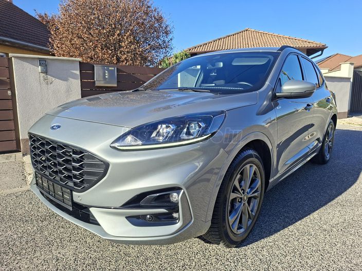 FORD KUGA 2.5 FHEV ST-Line X CVT
