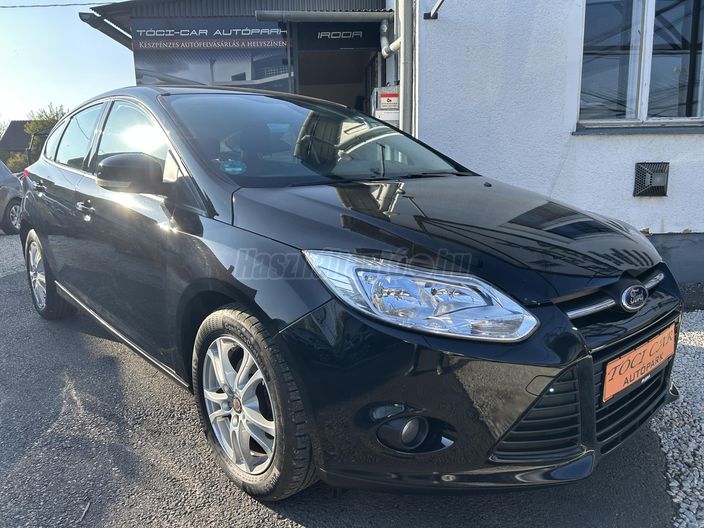 FORD FOCUS 1.6 Ti-VCT Champions