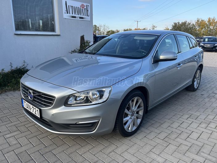 VOLVO V60 2.4 D [D4] AWD Momentum Geartronic