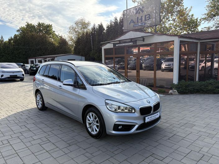 BMW 218 218i (7 személyes )