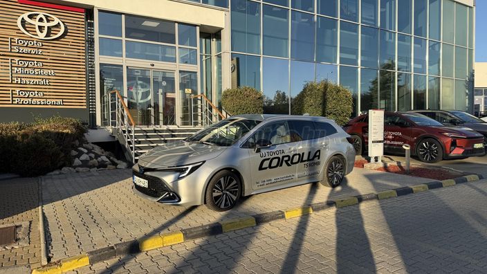 TOYOTA COROLLA Touring Sports 1.8 Hybrid Style e-CVT