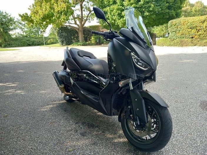 YAMAHA X-MAX 400
