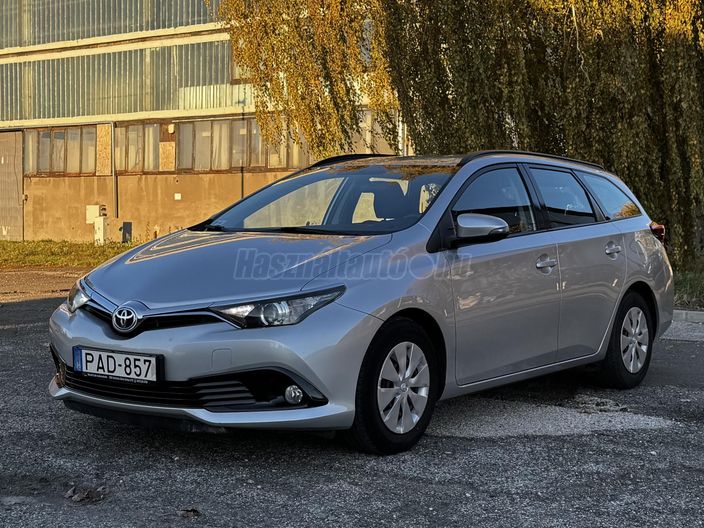 TOYOTA AURIS Touring Sports 1.33 Live