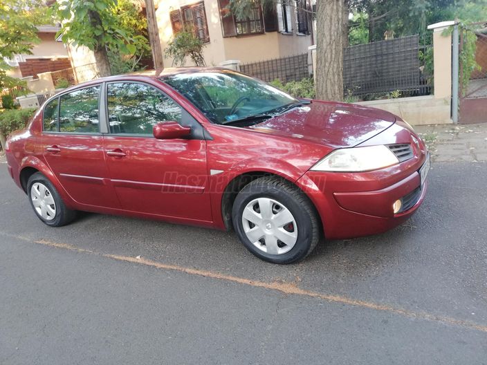 RENAULT MEGANE Limousine 1.4 Live