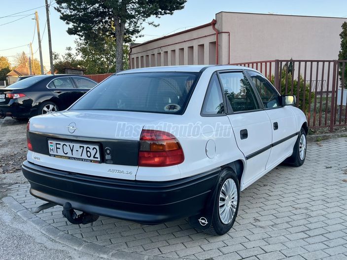 OPEL ASTRA F 1.4i GLS SE