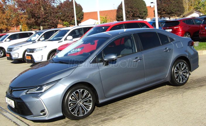 TOYOTA COROLLA Sedan 1.6 Comfort Style