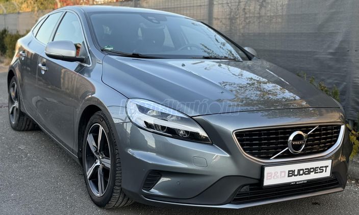 VOLVO V40 2.0 [T3] R-Design Momentum