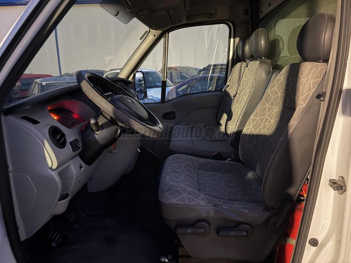 RENAULT MASTER 2.5 dCi L3H1 Cool
