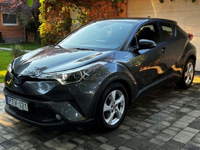 TOYOTA C-HR 1.8 Hybrid Active (ülésfűtéssel) e-CVT