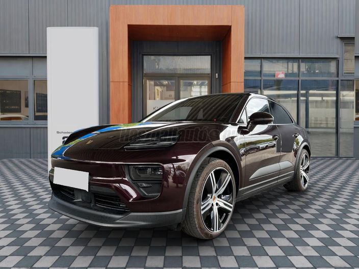 PORSCHE MACAN 4