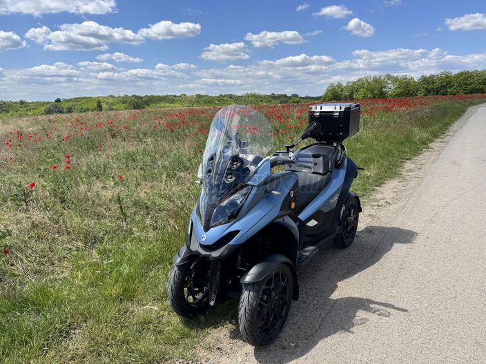 QUADRO QV4