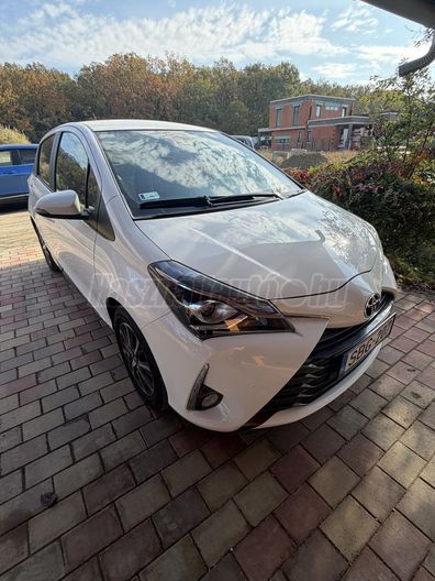 TOYOTA YARIS 1.5 Dual VVT-iE Selection White CVT