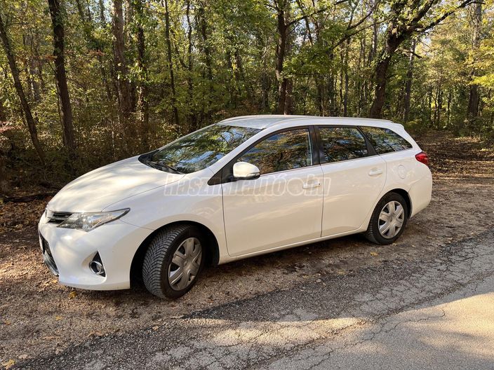 TOYOTA AURIS 1.4 D-4D Active