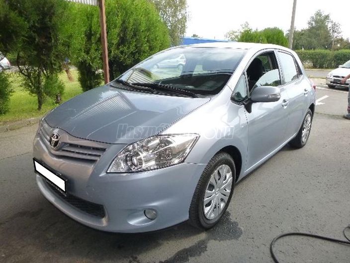 TOYOTA AURIS 1.6 Active
