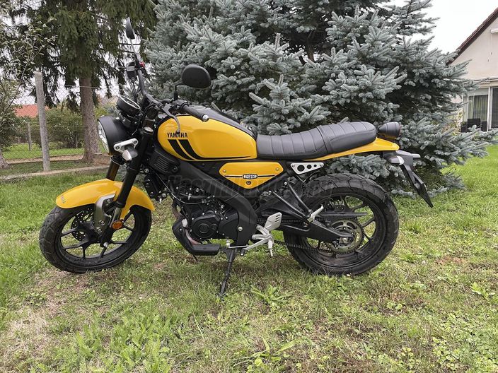 YAMAHA XSR