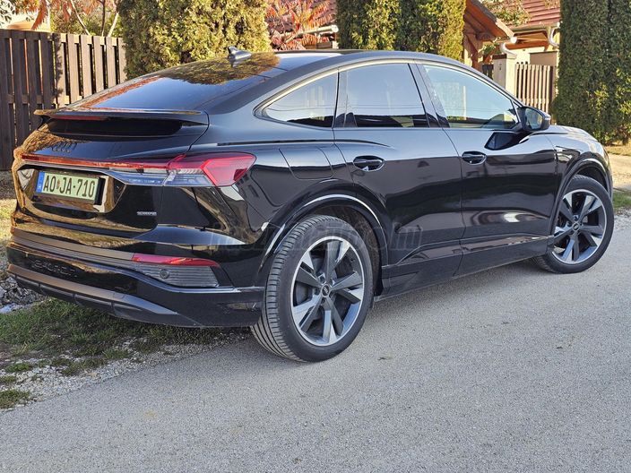 AUDI Q4 e-tron Sportback 50 quattro (Automata)