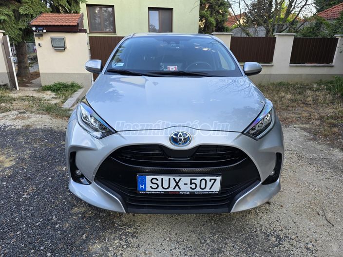 TOYOTA YARIS 1.5 Hybrid Comfort Style Tech e-CVT
