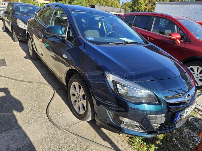 OPEL ASTRA J 1.6 Enjoy