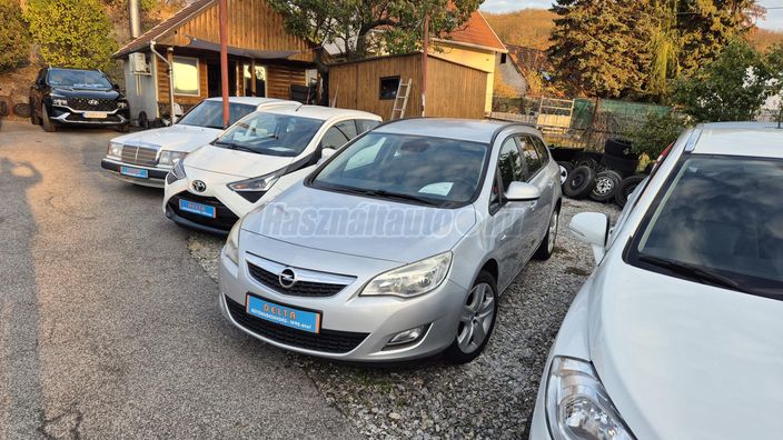 OPEL ASTRA J Sports Tourer 1.4 Selection
