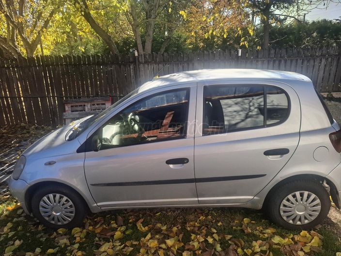 TOYOTA YARIS 1.0