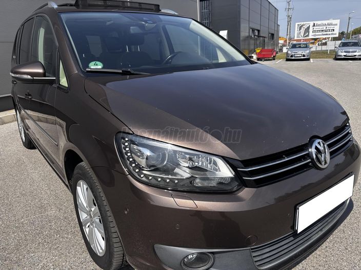 VOLKSWAGEN TOURAN 2.0 CR TDI Highline DSG [7 személy]