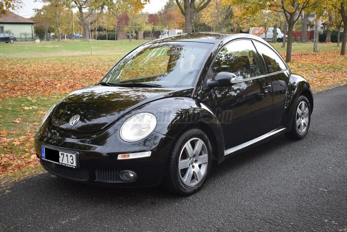VOLKSWAGEN NEW BEETLE 1.6