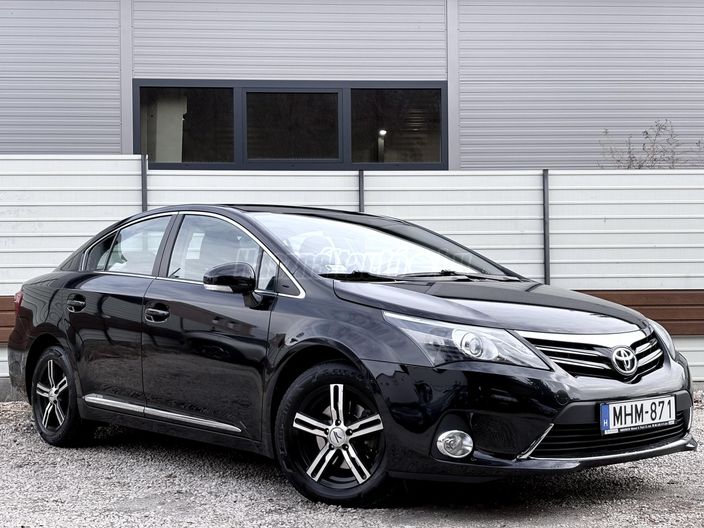 TOYOTA AVENSIS 1.6 Travel