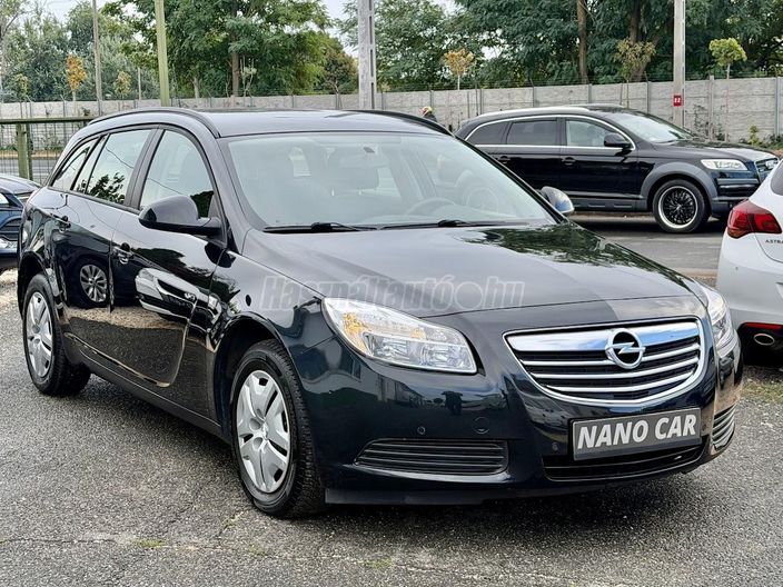 OPEL INSIGNIA Sports Tourer 1.8 Cosmo