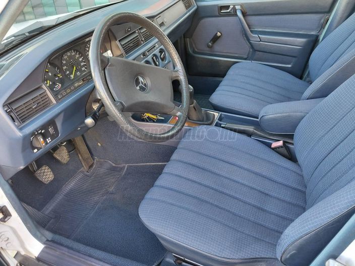 MERCEDES-BENZ 190