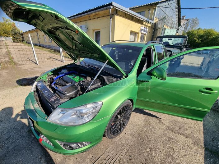 SKODA OCTAVIA 2.0 TFSI RS