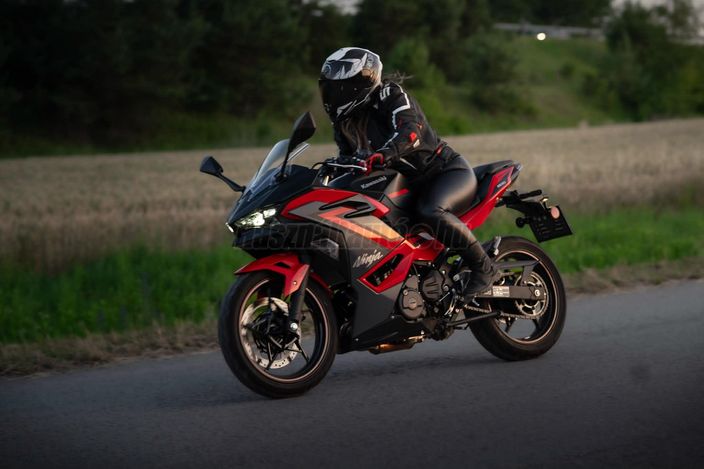 KAWASAKI NINJA500 SE
