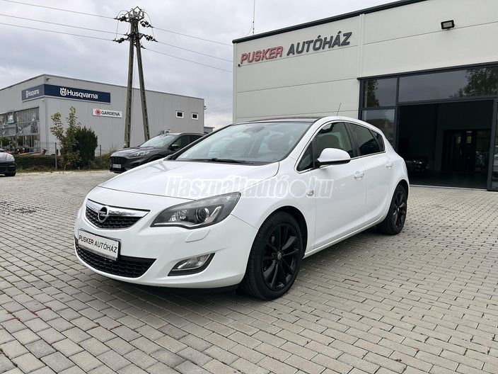 OPEL ASTRA J 1.4 T Cosmo