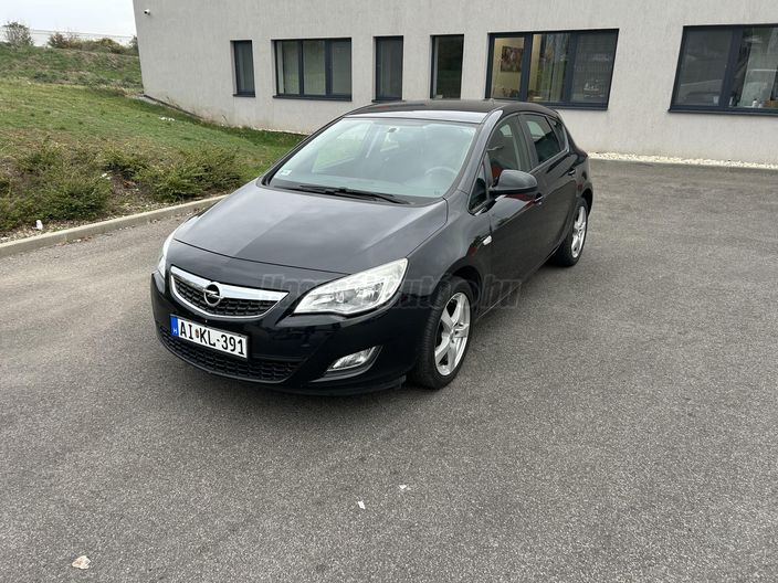 OPEL ASTRA J 1.4 T Active