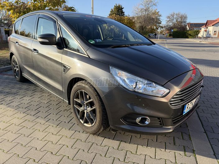 FORD S-MAX 2.0 TDCi Titanium [7 személy]