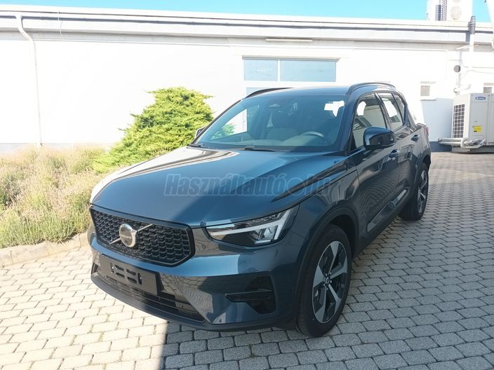 VOLVO XC40 2.0 [B3] MHEV Plus Dark DCT