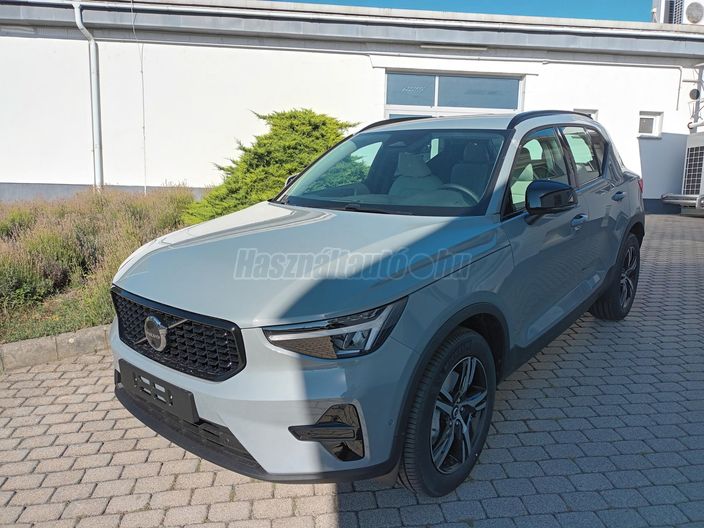 VOLVO XC40 2.0 [B3] MHEV Plus Dark DCT