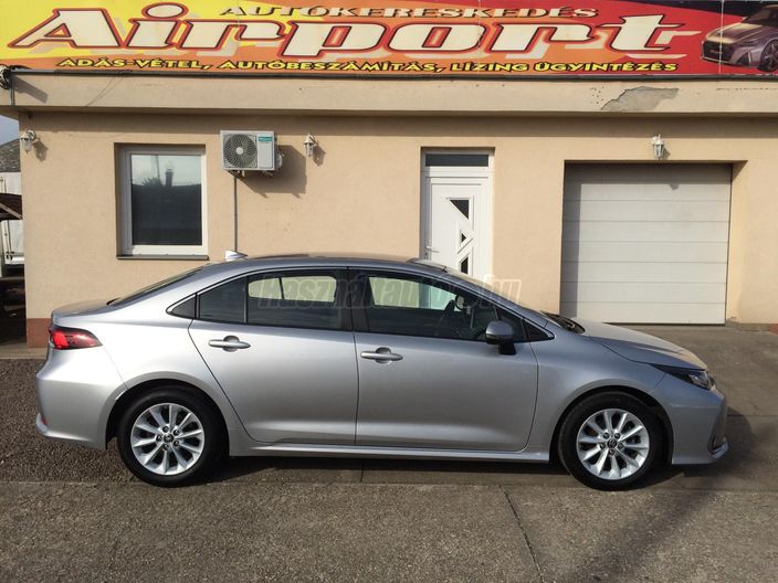 TOYOTA COROLLA Sedan 1.5 Comfort Tech