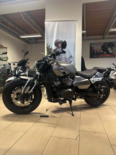 BENELLI LEONCINO BOBBER 400
