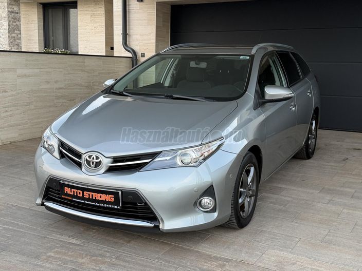 TOYOTA AURIS Touring Sports 1.6 Executive