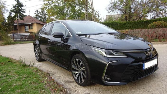 TOYOTA COROLLA Sedan 1.5 Comfort Style Tech
